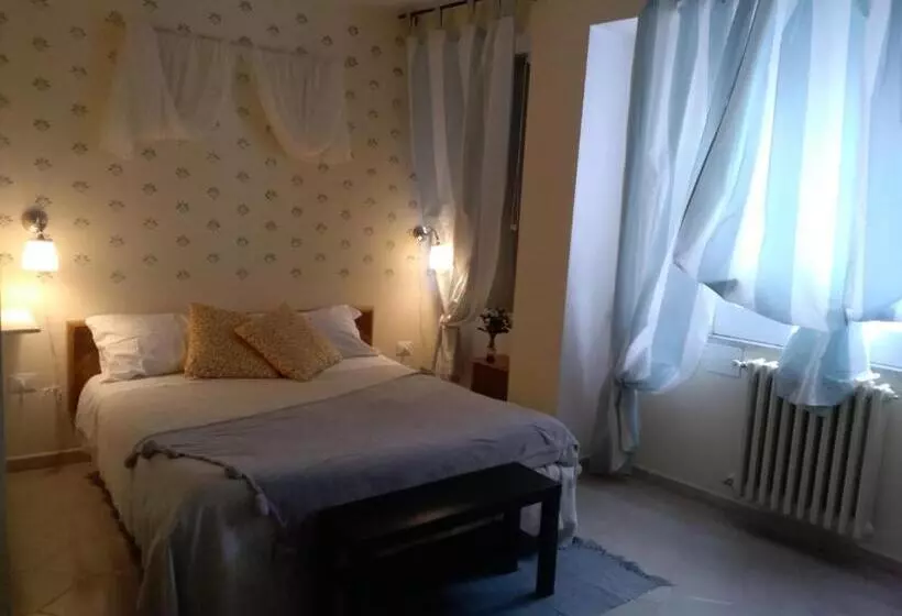 Hotelli La Congiura Dei Baroni