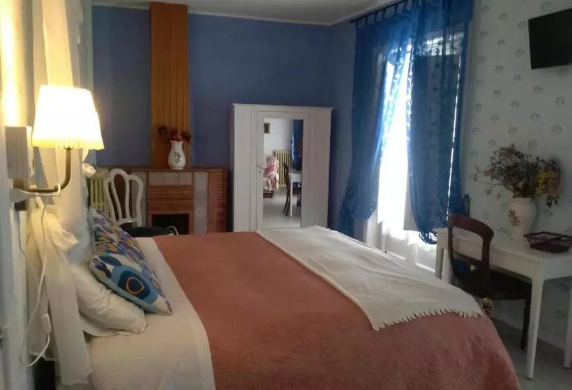 Hotelli La Congiura Dei Baroni