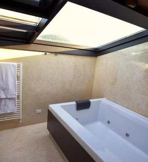 هتل La Dimora Del Baco