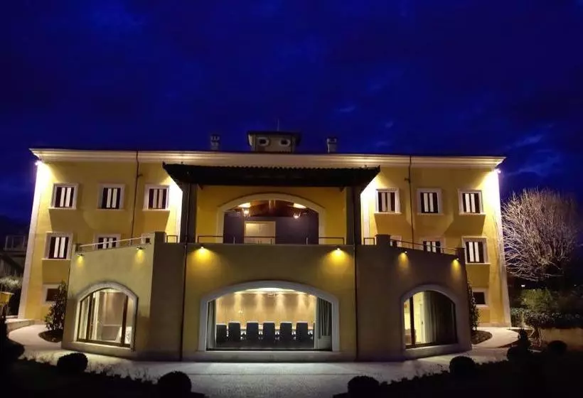 هتل La Dimora Del Baco