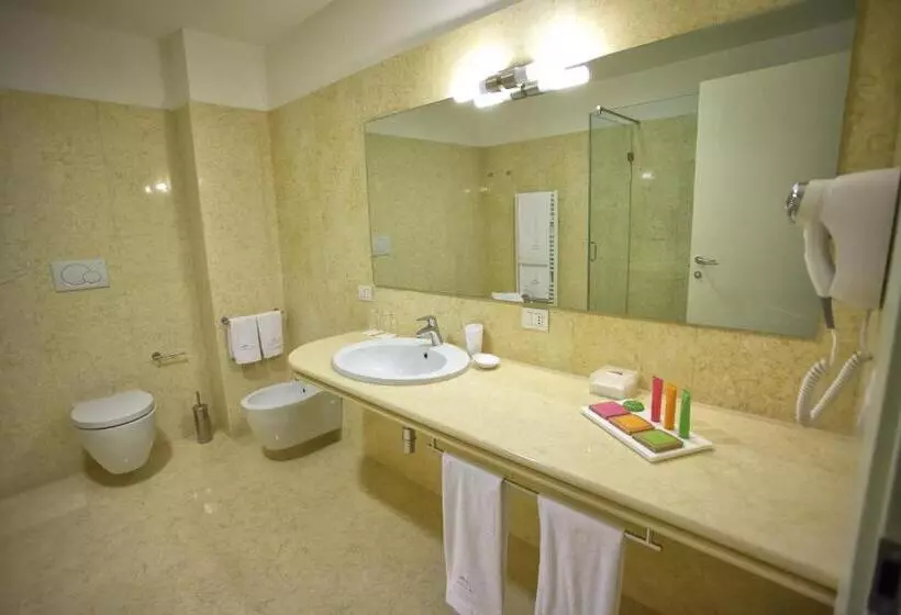 هتل La Dimora Del Baco