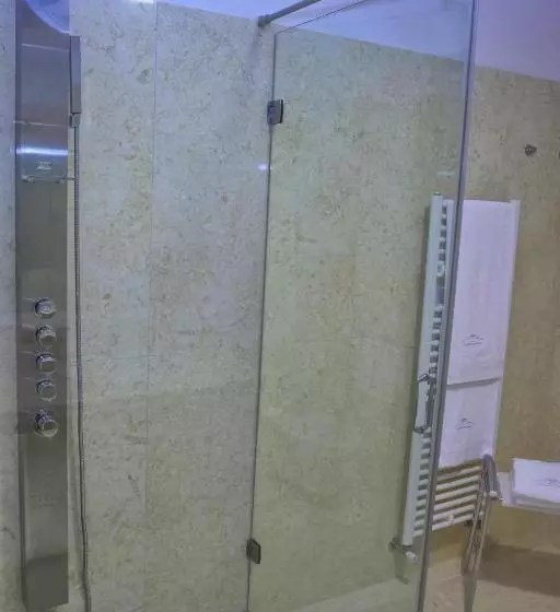 هتل La Dimora Del Baco