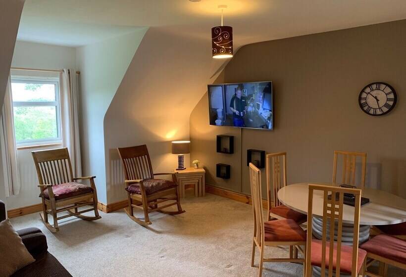 Racecourse Lodge Apartment