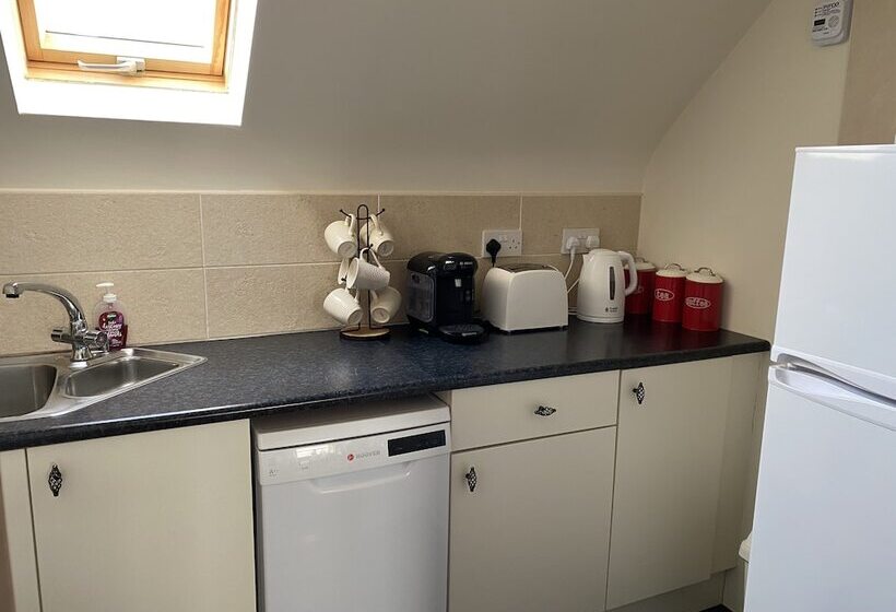 Racecourse Lodge Apartment