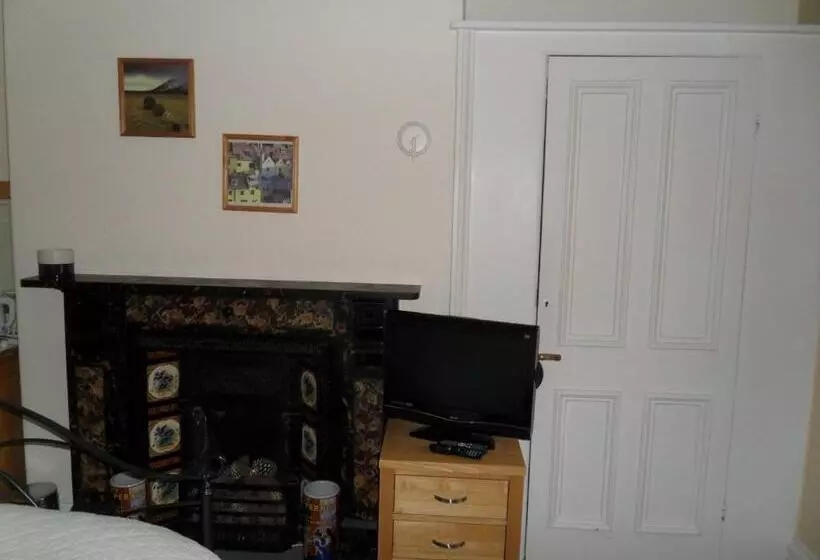 Aamiaismajoitus (B&B) Big Sky Guest House Only