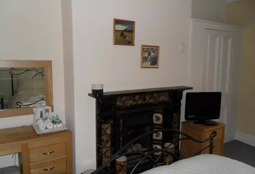Aamiaismajoitus (B&B) Big Sky Guest House Only