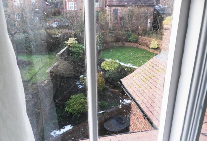 مبيت وإفطار Big Sky Guest House  Only