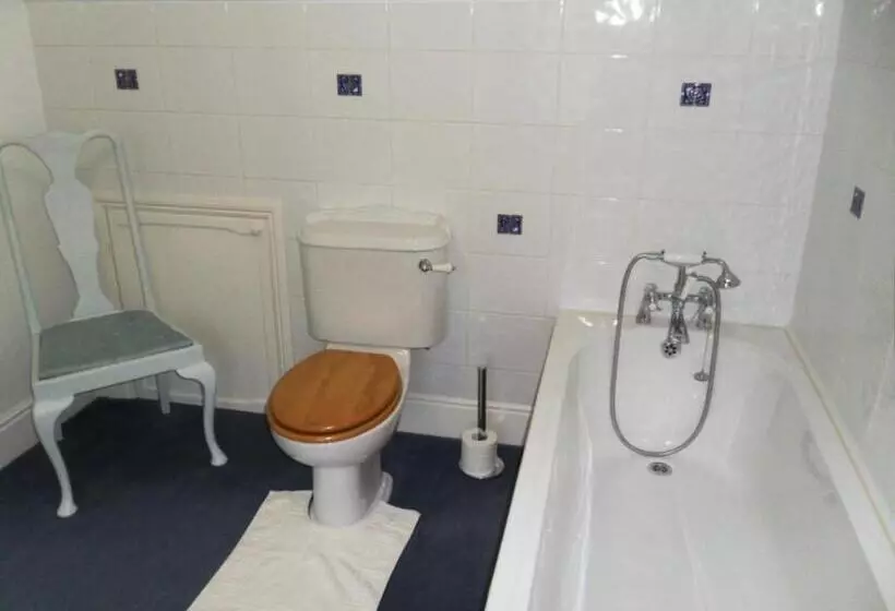 Aamiaismajoitus (B&B) Big Sky Guest House Only