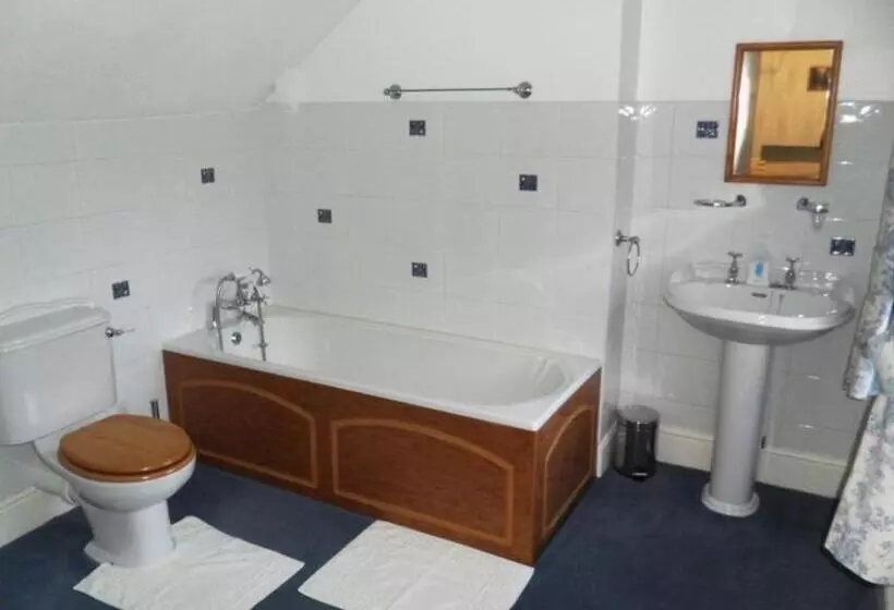 Aamiaismajoitus (B&B) Big Sky Guest House Only