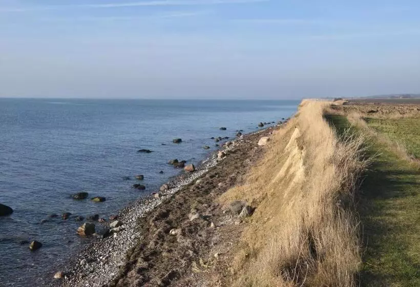 تختخواب و صبحانه Sunset Bed & No Breakfast