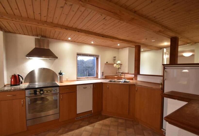 ベッドアンドブレックファースト Sunset Bed & No Breakfast