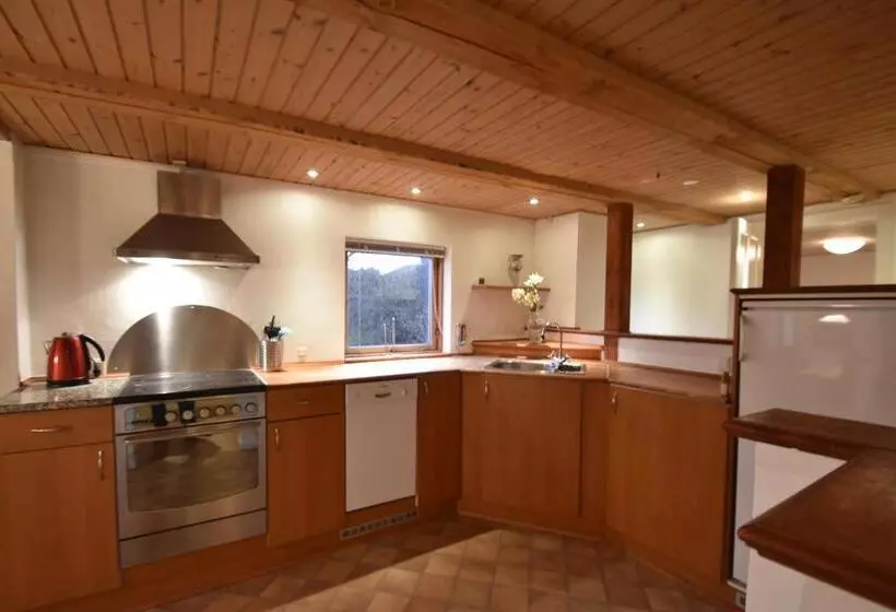 تختخواب و صبحانه Sunset Bed & No Breakfast