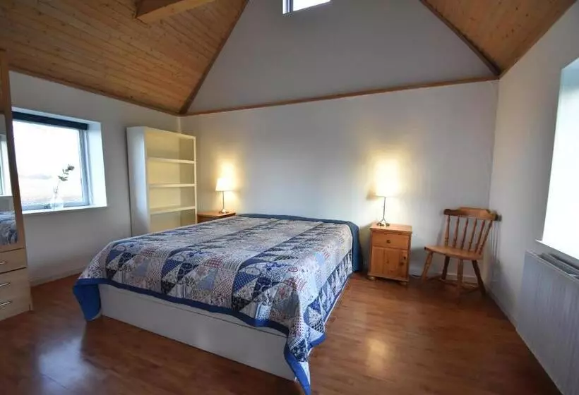 تختخواب و صبحانه Sunset Bed & No Breakfast