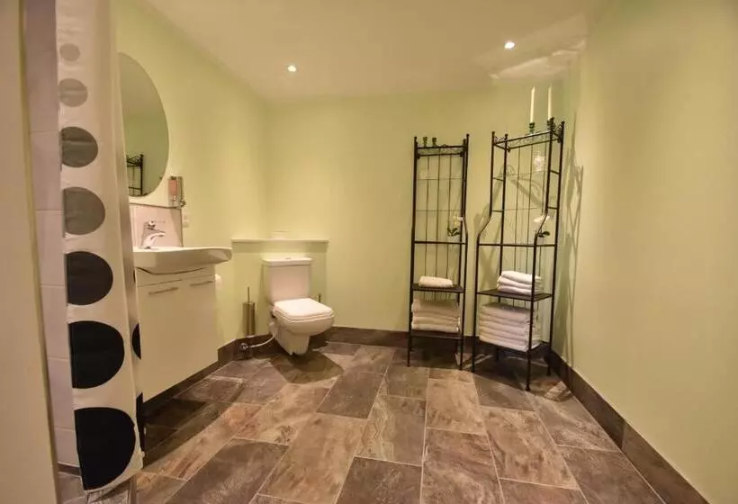 تختخواب و صبحانه Sunset Bed & No Breakfast