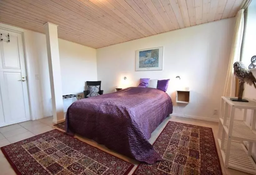 تختخواب و صبحانه Sunset Bed & No Breakfast