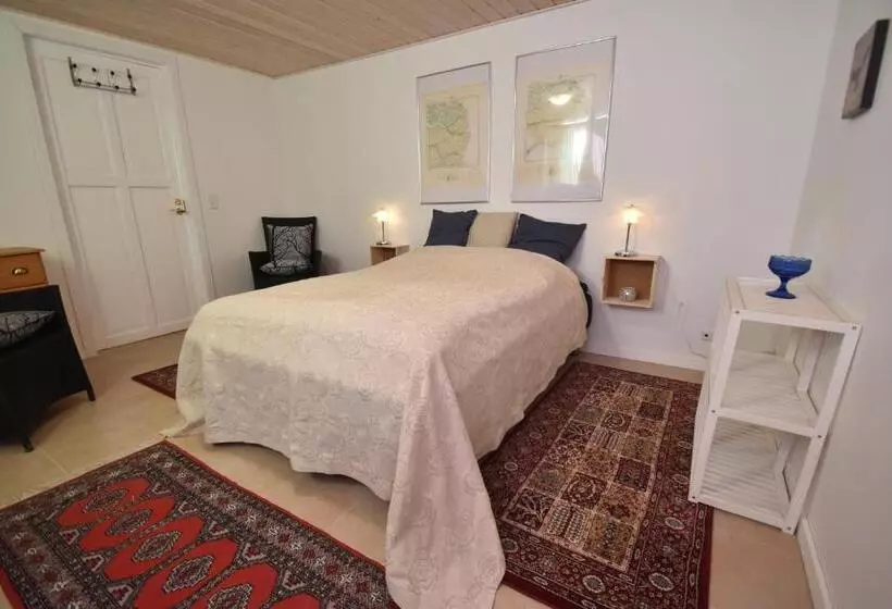 تختخواب و صبحانه Sunset Bed & No Breakfast
