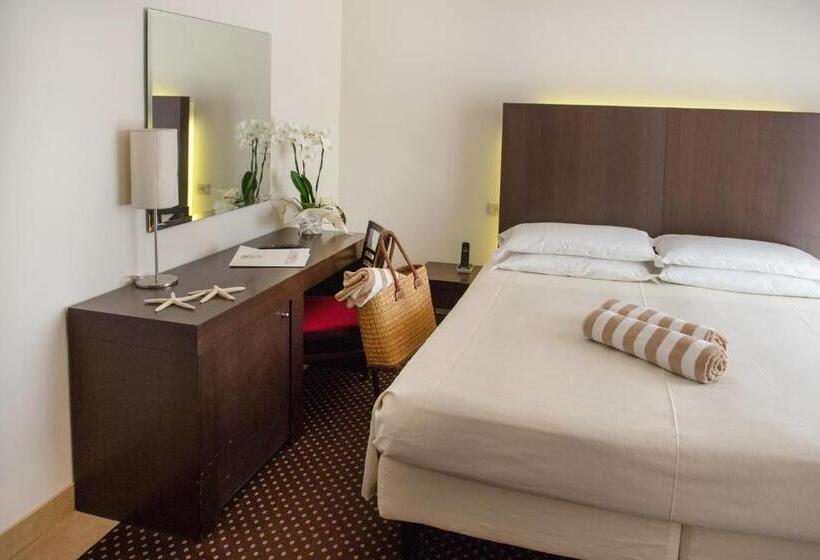 ホテル Cristina Corona