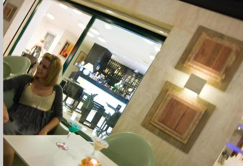 ホテル Cristina Corona