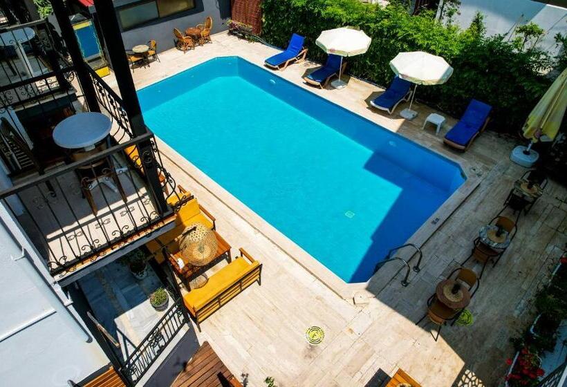 فندق Four Seasons Apart