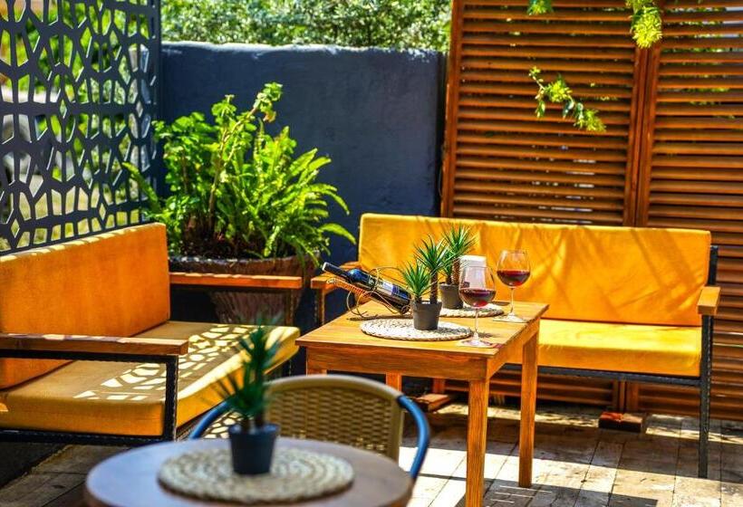 فندق Four Seasons Apart