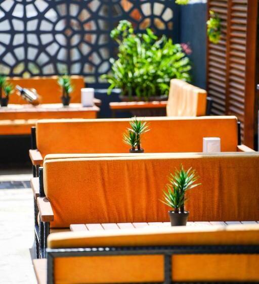 فندق Four Seasons Apart