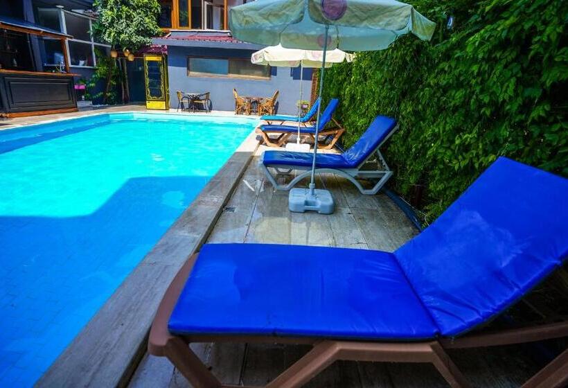 فندق Four Seasons Apart