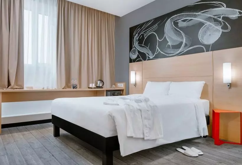 هتل Ibis Moscow Oktyabrskoye Pole
