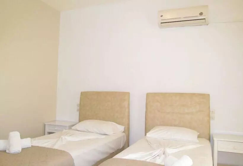 Hotelli Irini Studios