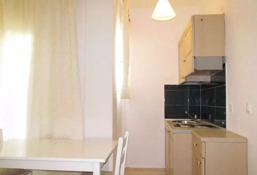 Hotelli Irini Studios