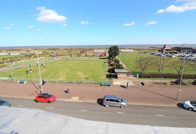 Отель The Grand