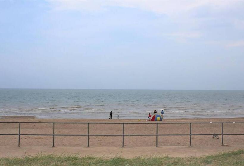 Отель The Grand