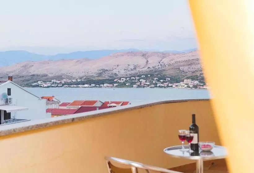 تختخواب و صبحانه Mb Bed&breakfast