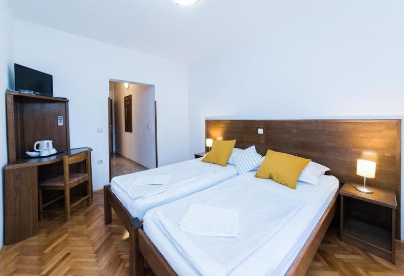 تختخواب و صبحانه Mb Bed&breakfast