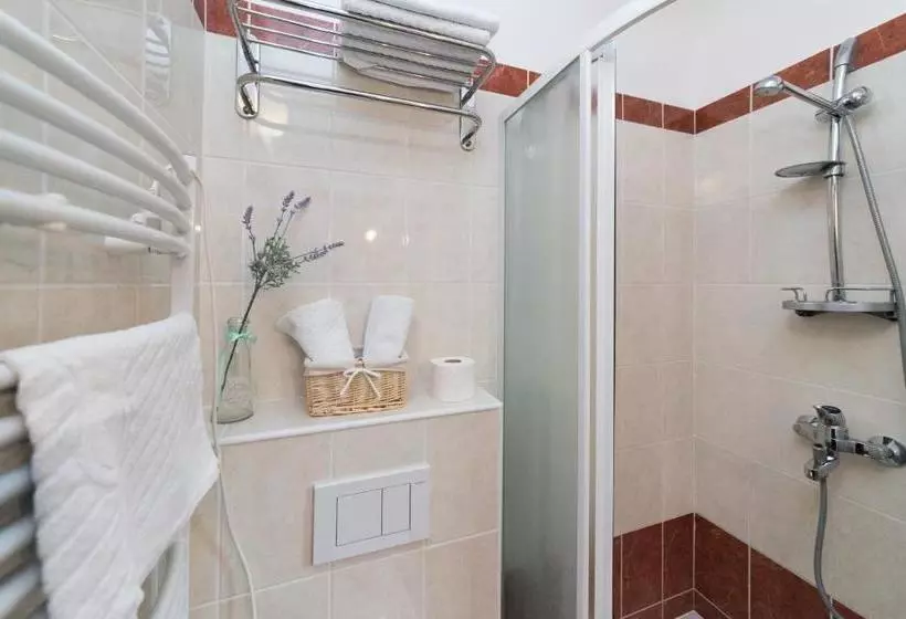 تختخواب و صبحانه Mb Bed&breakfast