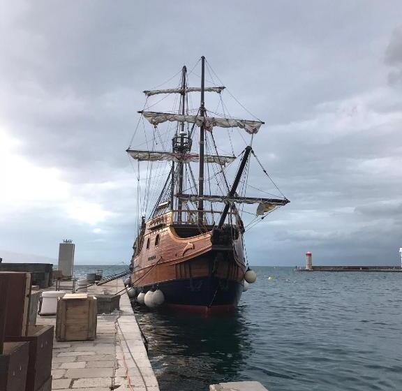 בית מלון כפרי Art