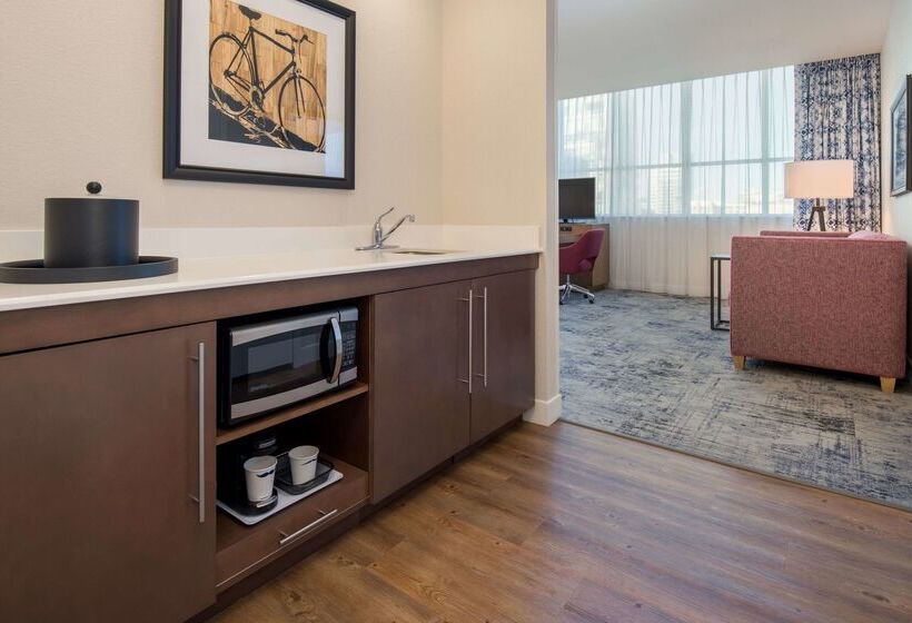 Отель Hampton Inn & Suites Portlandpearl District