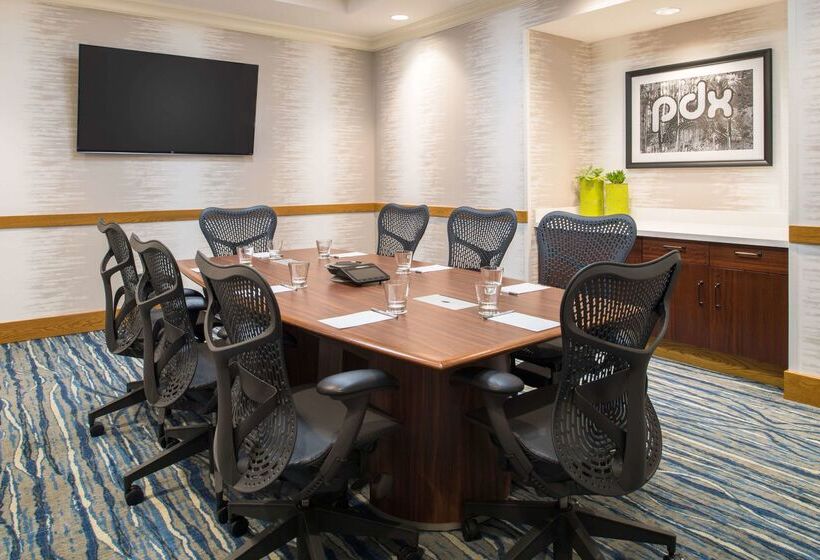 Отель Hampton Inn & Suites Portlandpearl District