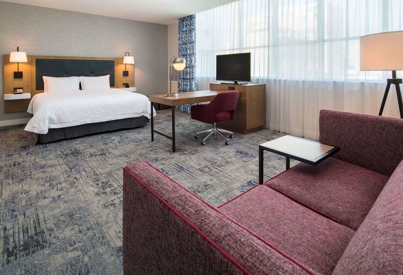 Отель Hampton Inn & Suites Portlandpearl District