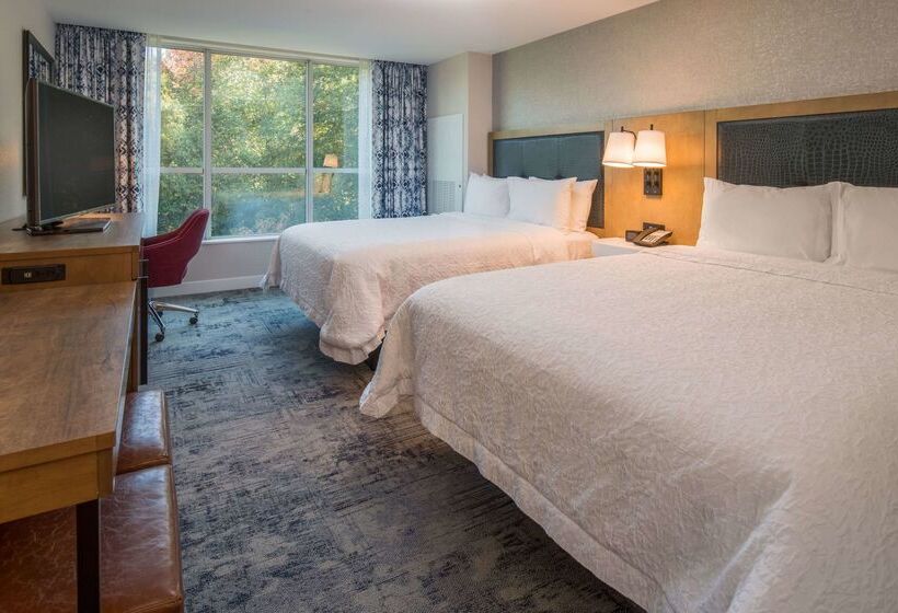 Отель Hampton Inn & Suites Portlandpearl District