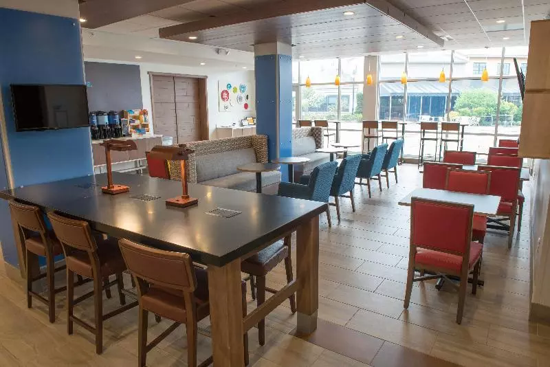 ホテル Holiday Inn Express & Suites Mishawaka South Bend, An Ihg