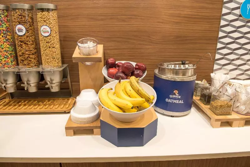 ホテル Holiday Inn Express & Suites Mishawaka South Bend, An Ihg