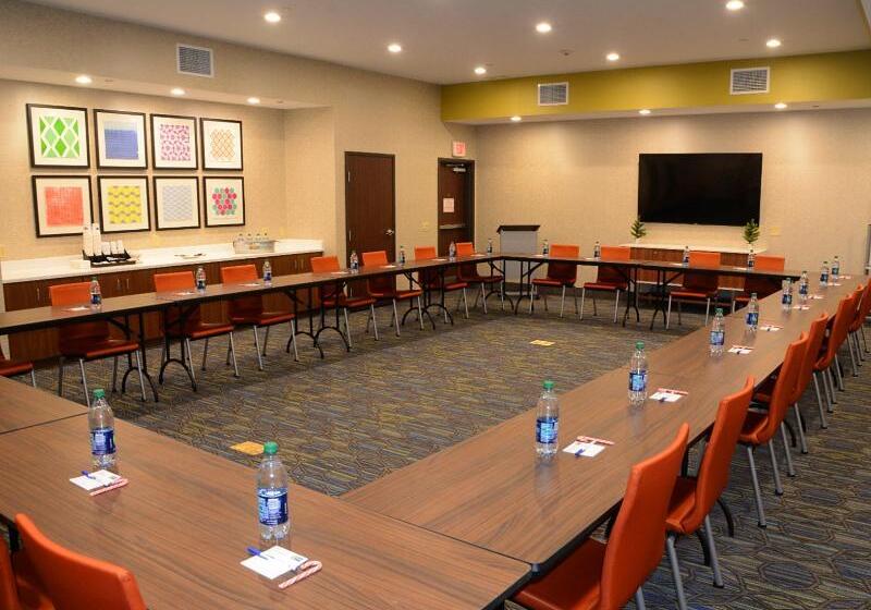 בית מלון כפרי Holiday Inn Express & Suites   Pittsburgh   Monroeville, An Ihg