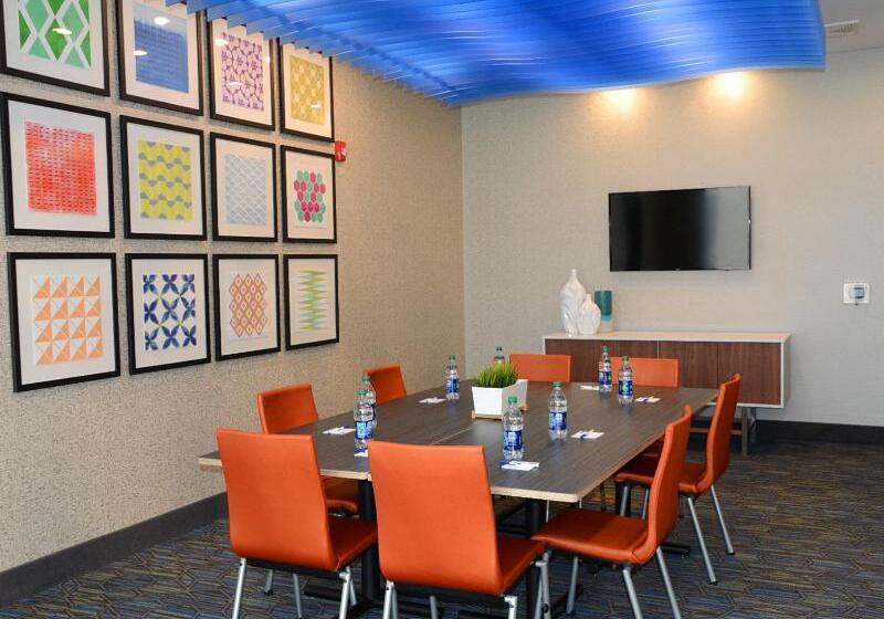 בית מלון כפרי Holiday Inn Express & Suites   Pittsburgh   Monroeville, An Ihg