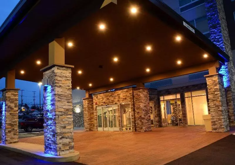 هتل Holiday Inn Express & Suites   Pittsburgh   Monroeville, An Ihg