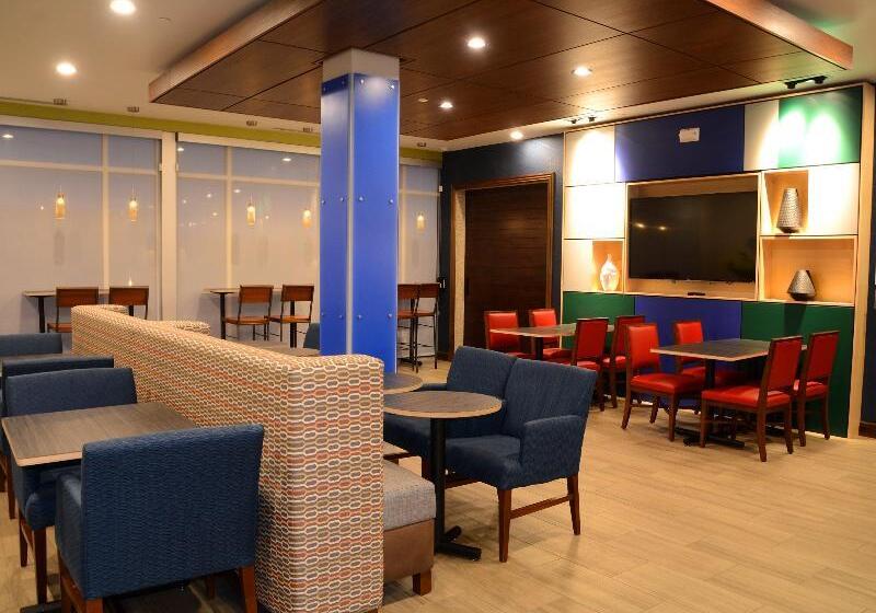 בית מלון כפרי Holiday Inn Express & Suites   Pittsburgh   Monroeville, An Ihg