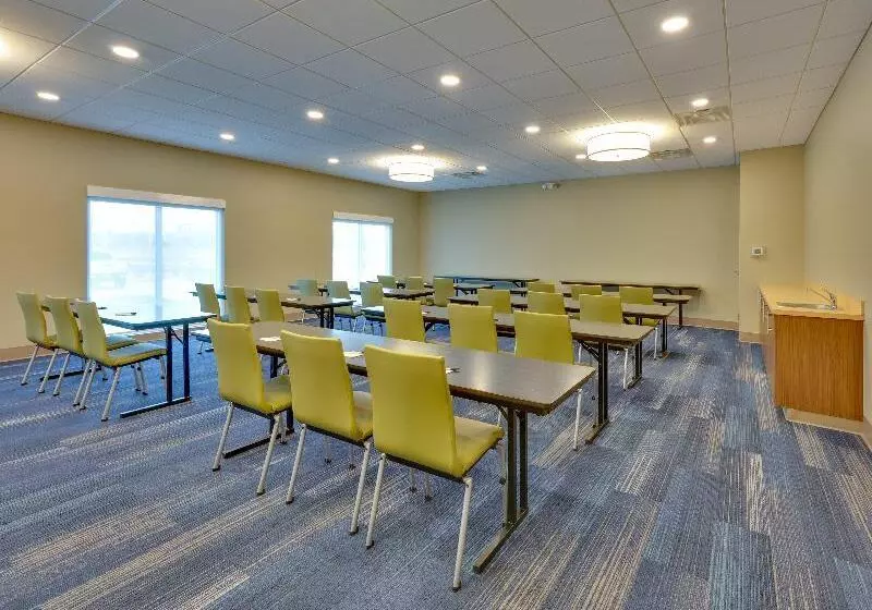 ホテル Holiday Inn Express & Suites Plano East   Richardson, An Ihg