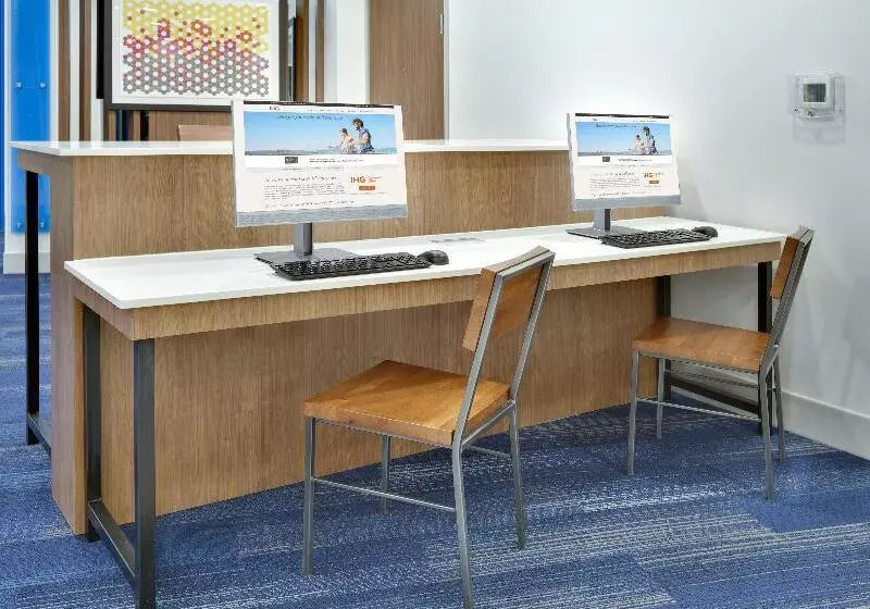 ホテル Holiday Inn Express & Suites Plano East   Richardson, An Ihg