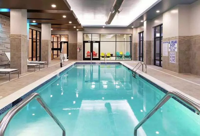 هتل Home2 Suites By Hilton Columbia Downtown