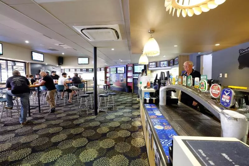 Lakes And Ocean Hotel Forster