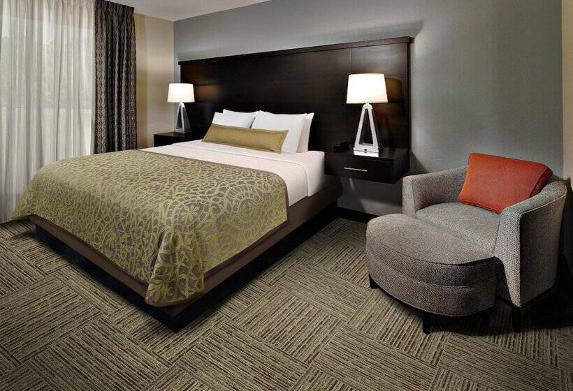 Отель Staybridge Suites Pittsburgh Cranberry Township, An Ihg